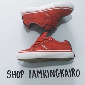 Levi’s Low Cut Canvas Sneakers